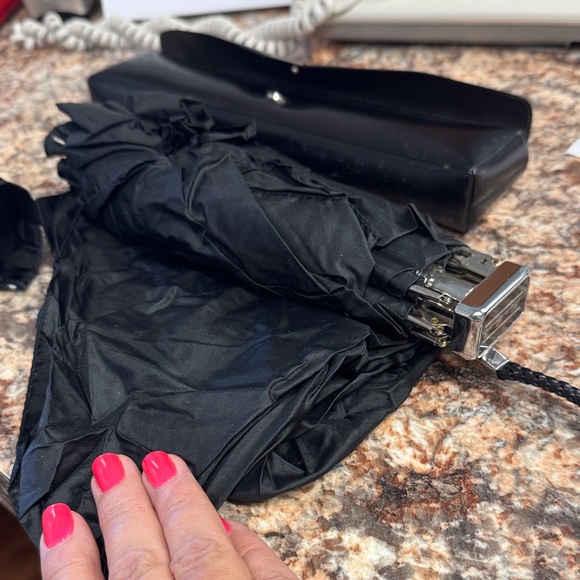 Eddie Bauer Black and Silver Umbrella in leather case - Picture 4 of 5